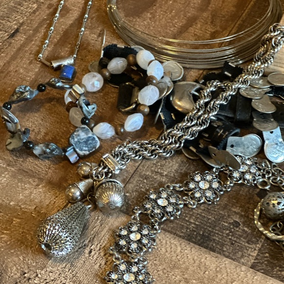 “Classy Lady” - Elegant Silver and Black Jewelry Set - Picture 9 of 16